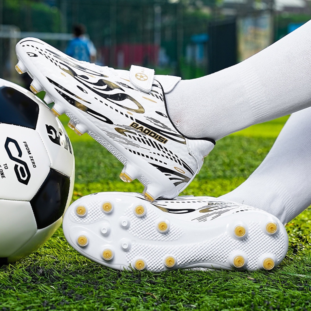 Velcro Football Shoes for Boys Girls Children Primary School Students Soccer Competition Training Sports Shoes Kids Shoes Boys' Shoes Athletic Outdoor Shoes