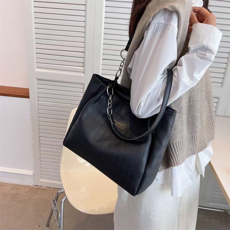 2026 Hot Sale Large Capacity Women Tote Bag Fashionable Portable Shoulder Cross-body Pu Leather Custom Tote Handbags