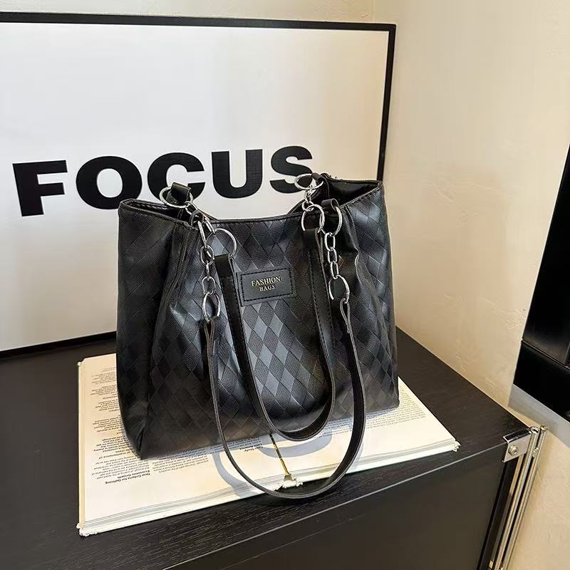2026 Hot Sale Large Capacity Women Tote Bag Fashionable Portable Shoulder Cross-body Pu Leather Custom Tote Handbags
