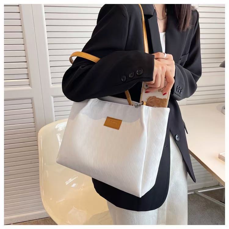 2026 Hot Sale Large Capacity Women Tote Bag Fashionable Portable Shoulder Cross-body Pu Leather Custom Tote Handbags