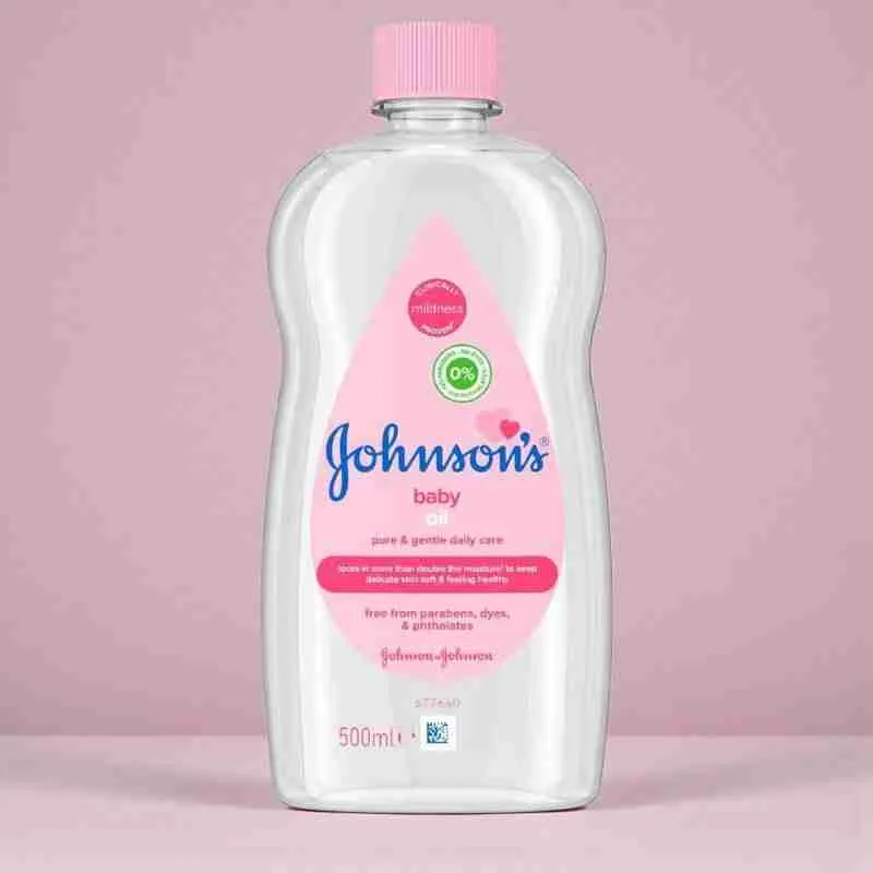 Johnson's Baby Oil, Mild, Gentle, Nourishing and Moisturising, Pure Mineral Oil to help Prevent Moisture Loss for babies,Kids & Adults, Soothing Baby Massage Oil for Dry Skin Relief Original Scent.