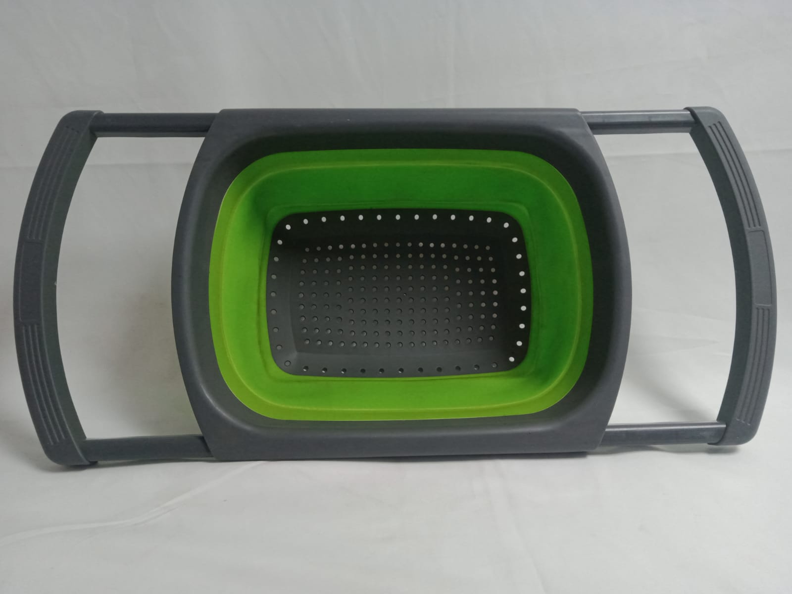 💥 HOT OFFER 💥 - A Large rectangle Siever for washing vegetables, cereals available price and of very high quality