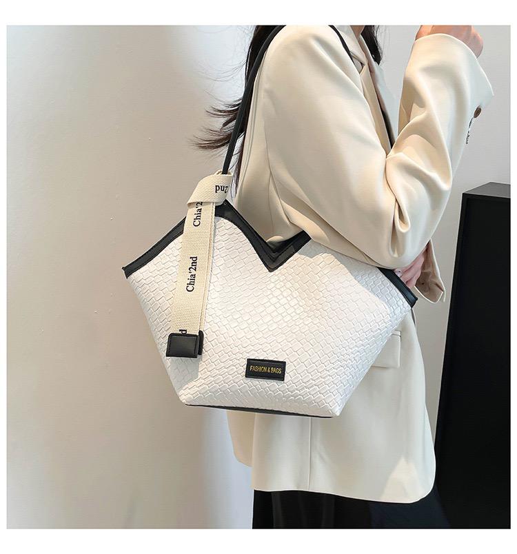 Classy Small designer bags fit iPad and Phones Shoulder Bags 2025 New Retro Style Woman Tote Bags PU Leather Woman Handbags Woven Stitching