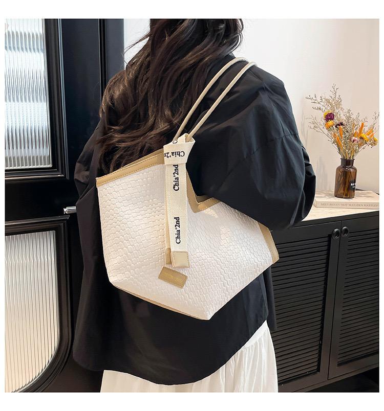 Classy Small designer bags fit iPad and Phones Shoulder Bags 2025 New Retro Style Woman Tote Bags PU Leather Woman Handbags Woven Stitching