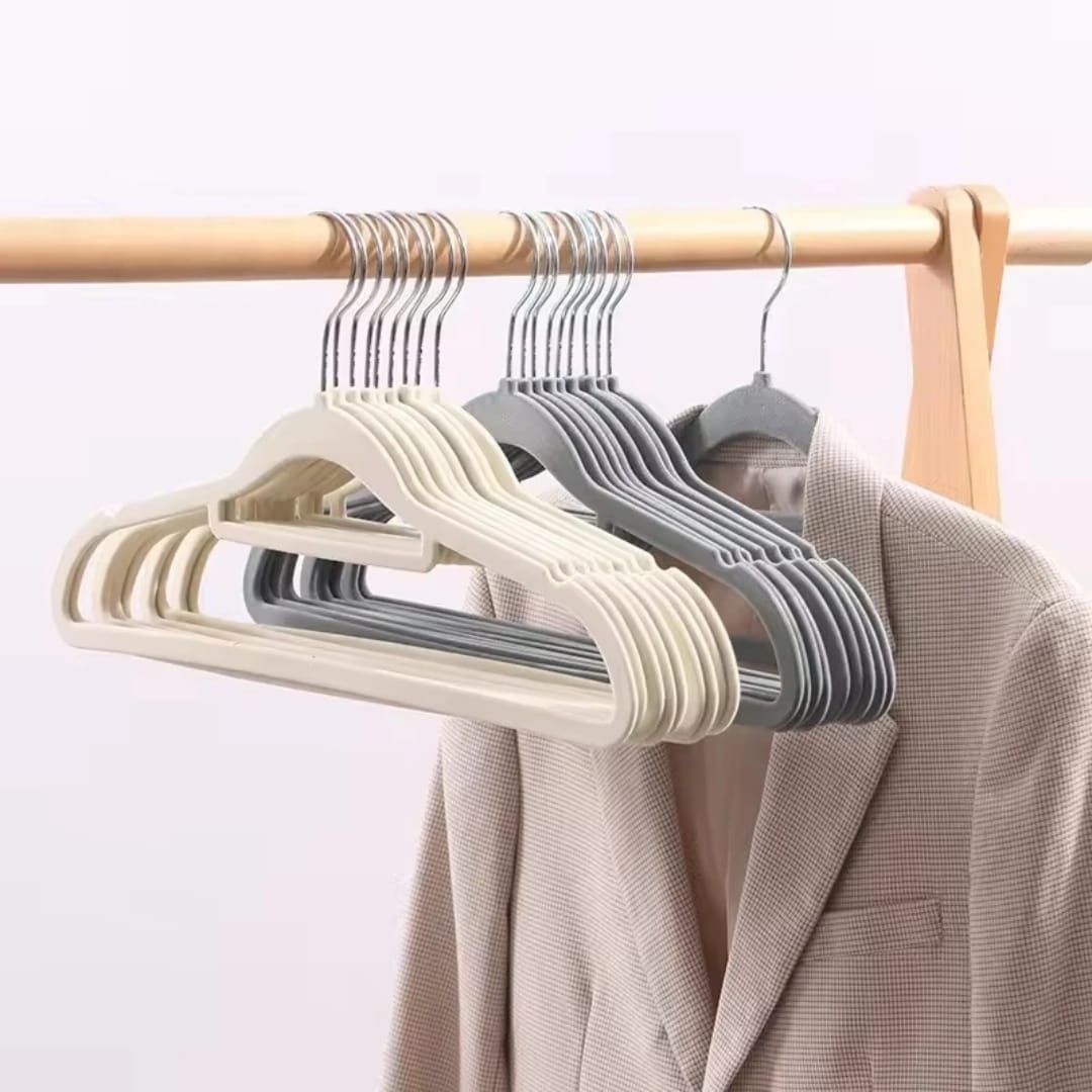 10pcs Velvet Premium Coat Hangers  for Clothes - For oraginized closet – Upgrade your closet with these ultra-thin, luxury velvet hangers designed to maximize storage space.
