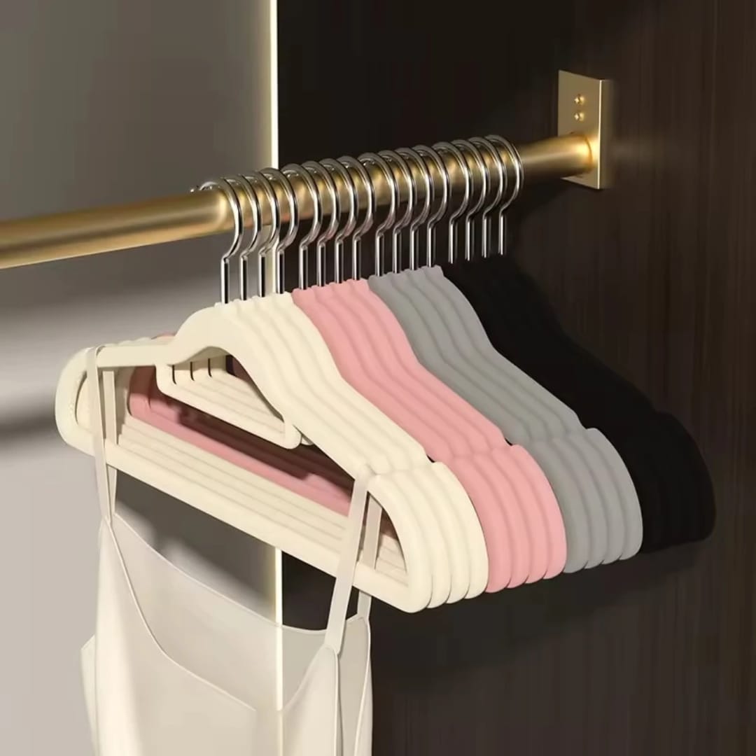 10pcs Velvet Premium Coat Hangers  for Clothes - For oraginized closet – Upgrade your closet with these ultra-thin, luxury velvet hangers designed to maximize storage space.