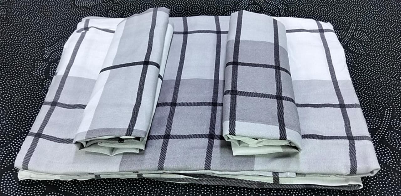 5 by 6 Super Unique Bedsheets set Of 4Pcs (2 Bedsheets & 2 Pillowcases)