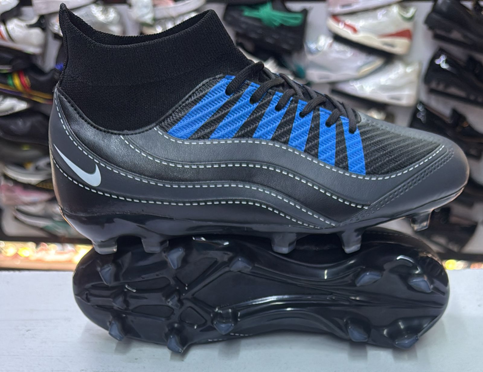 ⚽🔥 Premium Football Boots Collection Step onto the pitch with confidence in these modern, high-performance football boots, designed for both style and speed.🌟 ⚡ Lightweight Bu