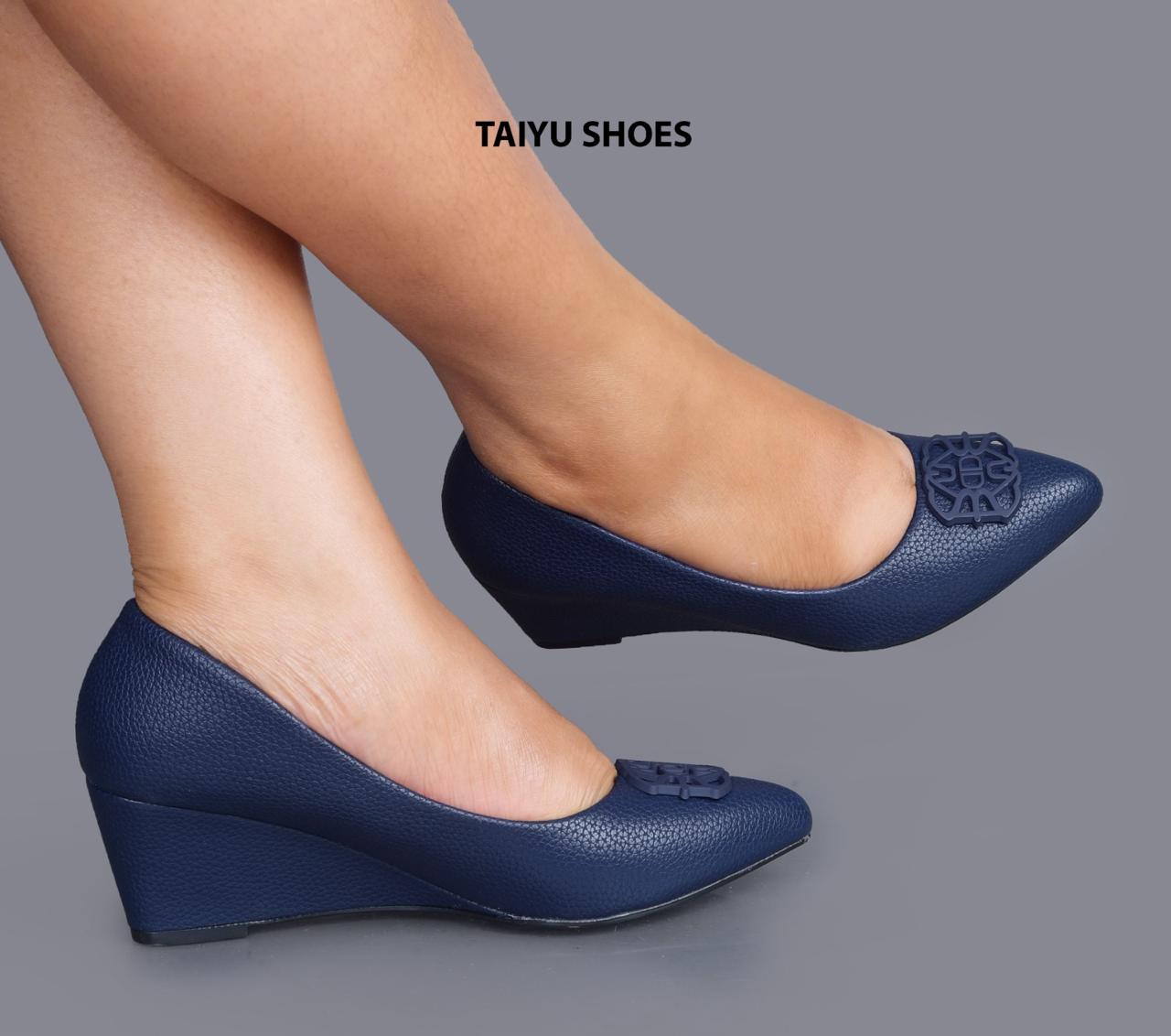 👠✨ Taiyu Stylish Wedge Heel Pumps – Comfort Meets Elegance Upgrade your footwear collection with these modern wedge heel pumps—perfect for women who want both comfort and style.