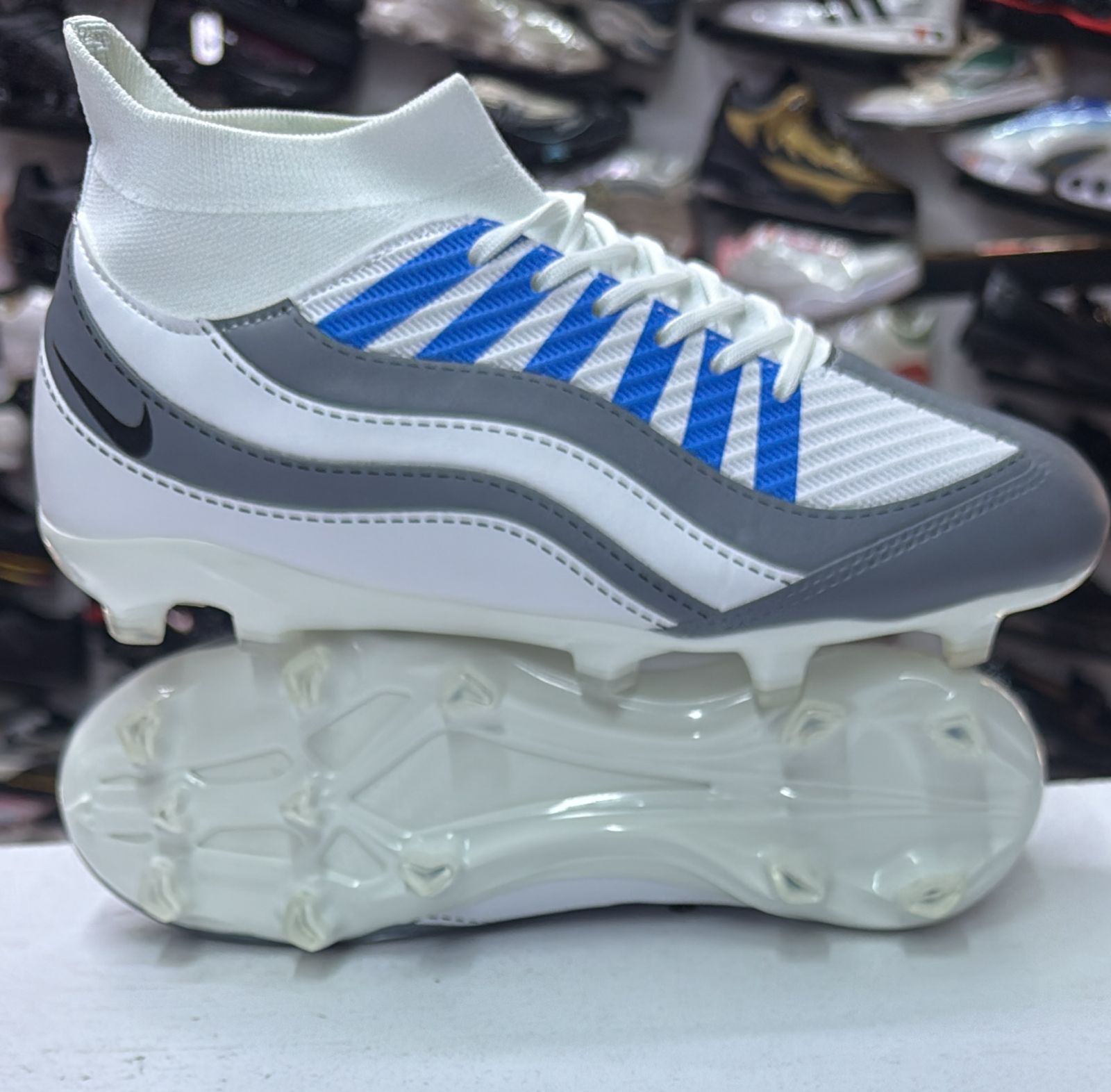 ⚽🔥 Premium Football Boots Collection Step onto the pitch with confidence in these modern, high-performance football boots, designed for both style and speed.🌟 ⚡ Lightweight Bu