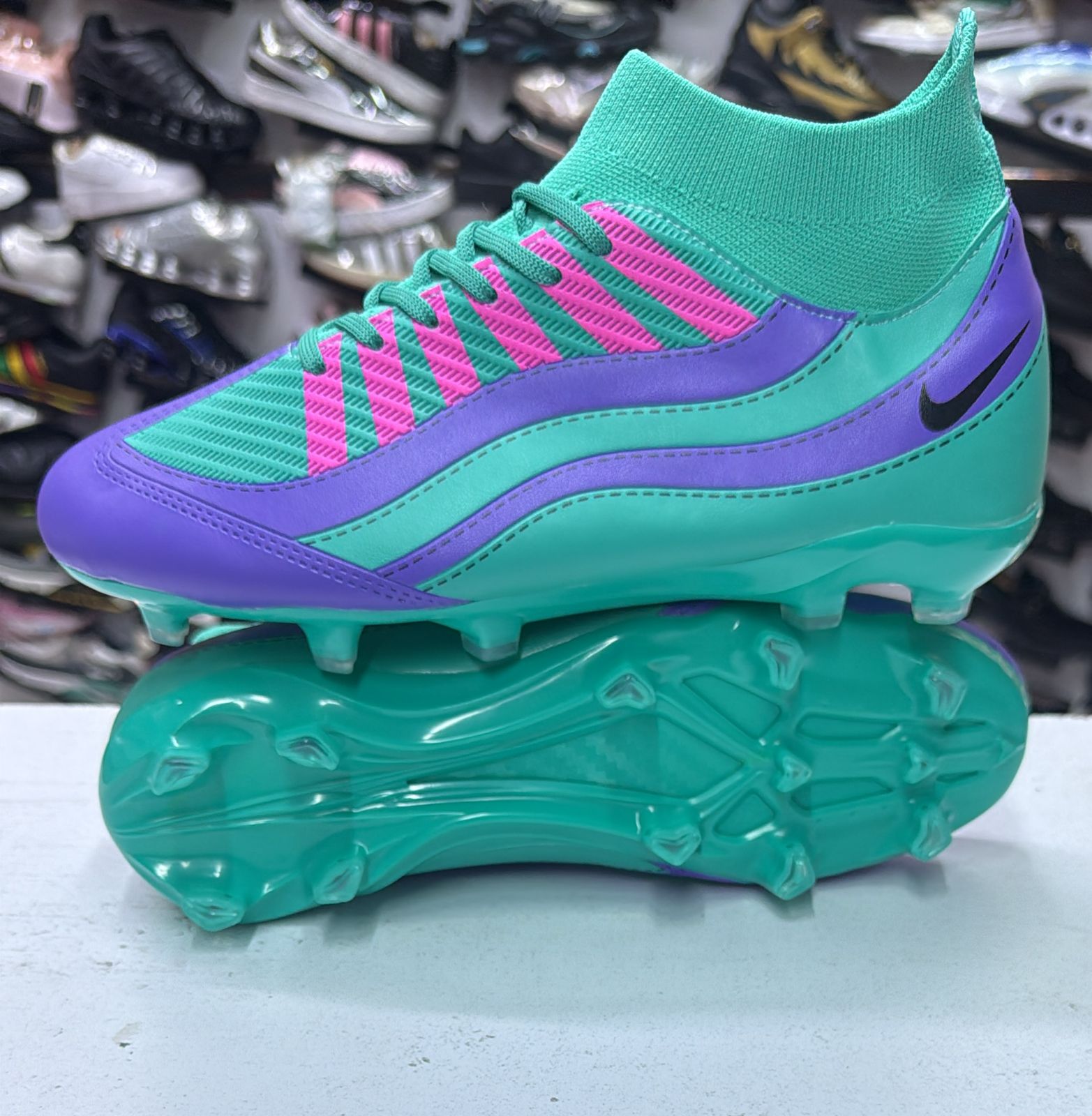 ⚽🔥 Premium Football Boots Collection Step onto the pitch with confidence in these modern, high-performance football boots, designed for both style and speed.🌟 ⚡ Lightweight Bu