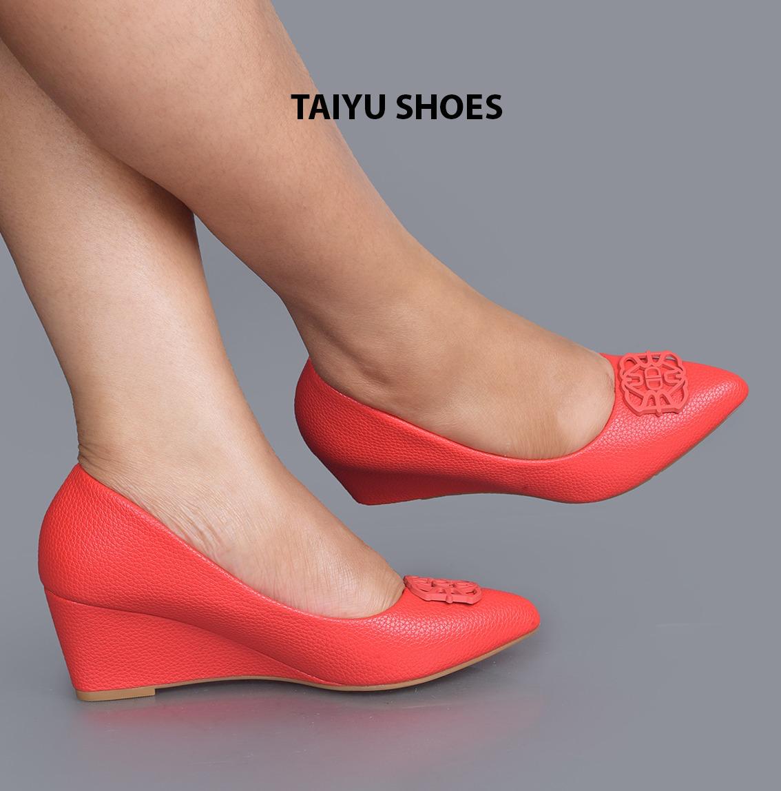 👠✨ Taiyu Stylish Wedge Heel Pumps – Comfort Meets Elegance Upgrade your footwear collection with these modern wedge heel pumps—perfect for women who want both comfort and style.