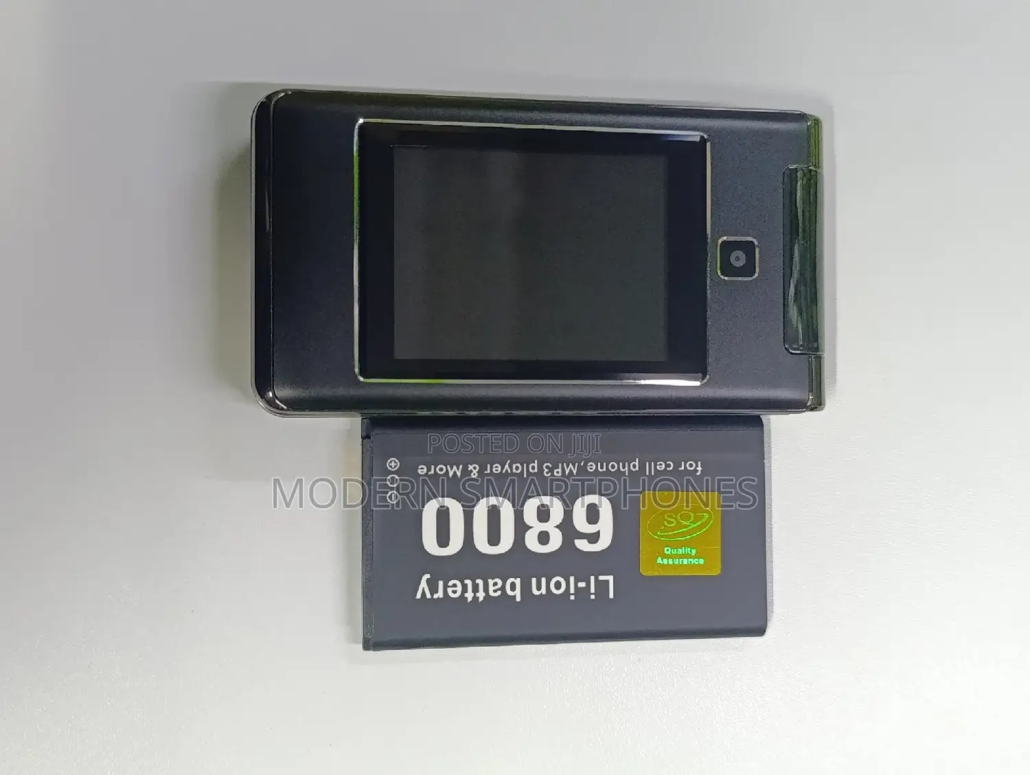 LIMITED OFFER!! SQ 800 FLIP PHONE: 2.8" QVGA Main Screen & 2.4" Outer Screen | 32MB RAM+32MB Storage | 2500mAh Battery | Dual SIM | Bluetooth | LED Torch | 0.3MP Camera | FM Radio | MP3/MP4 | Kabambe