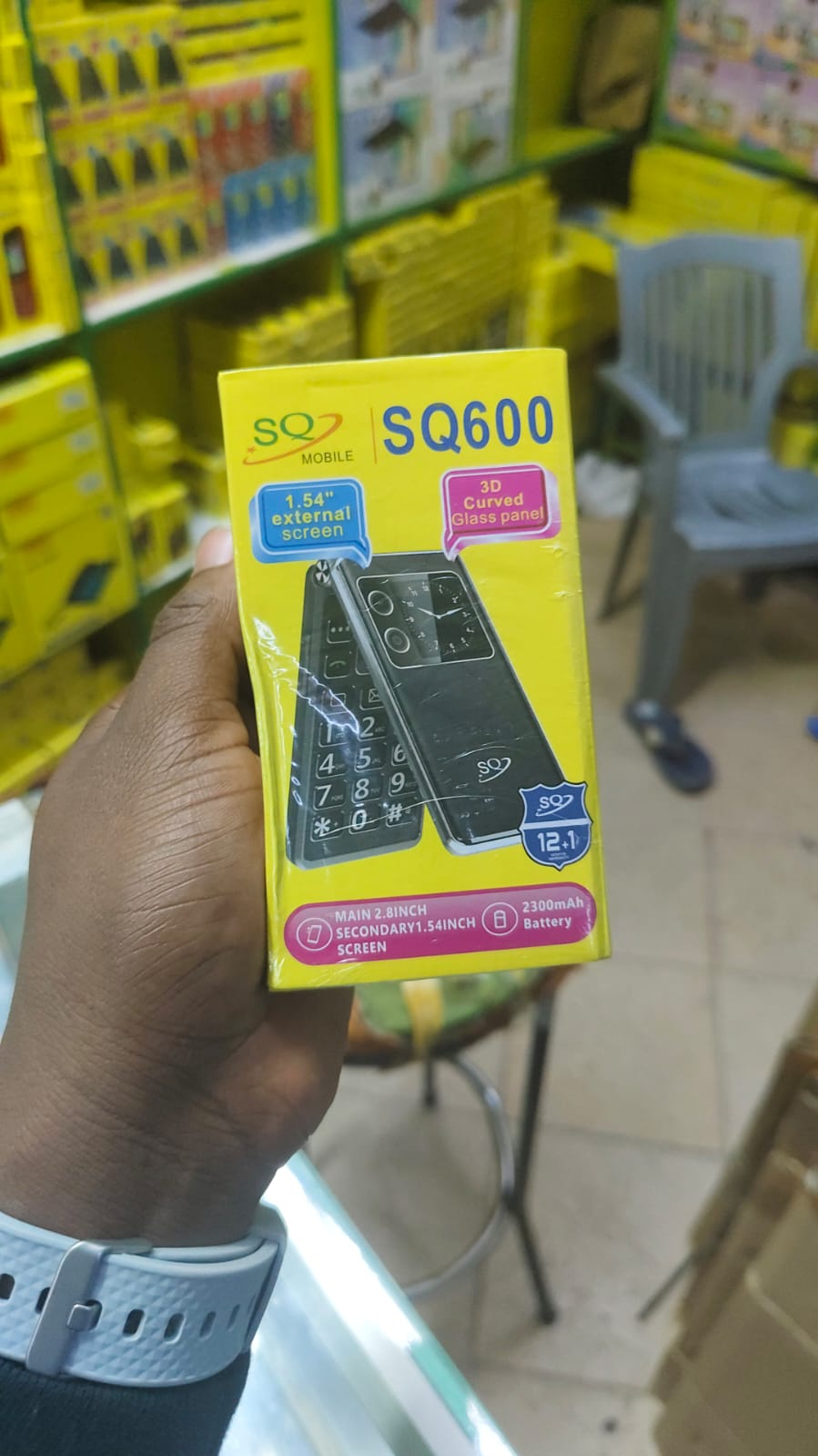 SQ SQ600 FLIP Phone 2300mAh battery capacity 2.8" SECONDARY SCREEN DUAL SIM CARD PHONE button mobile phone WITH Bluetooth connectivity super flashlight ,super speaker, camera FEATURED PHONE