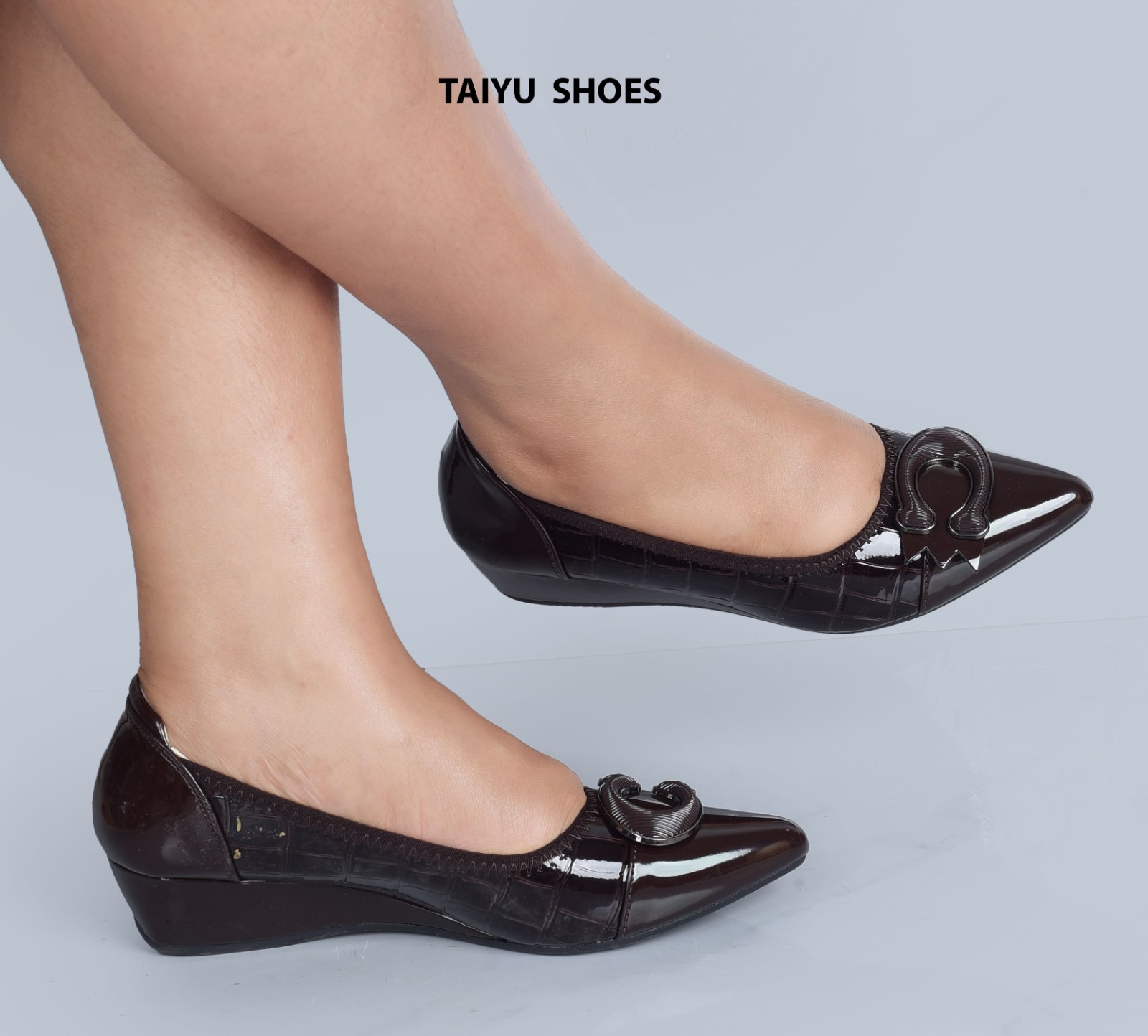 New 🌟 High QUALITY  TAIYU  Fashionable casual and elegant  Ladies  Wedge shoes 🔥 🔥 very classy and sassy🥰