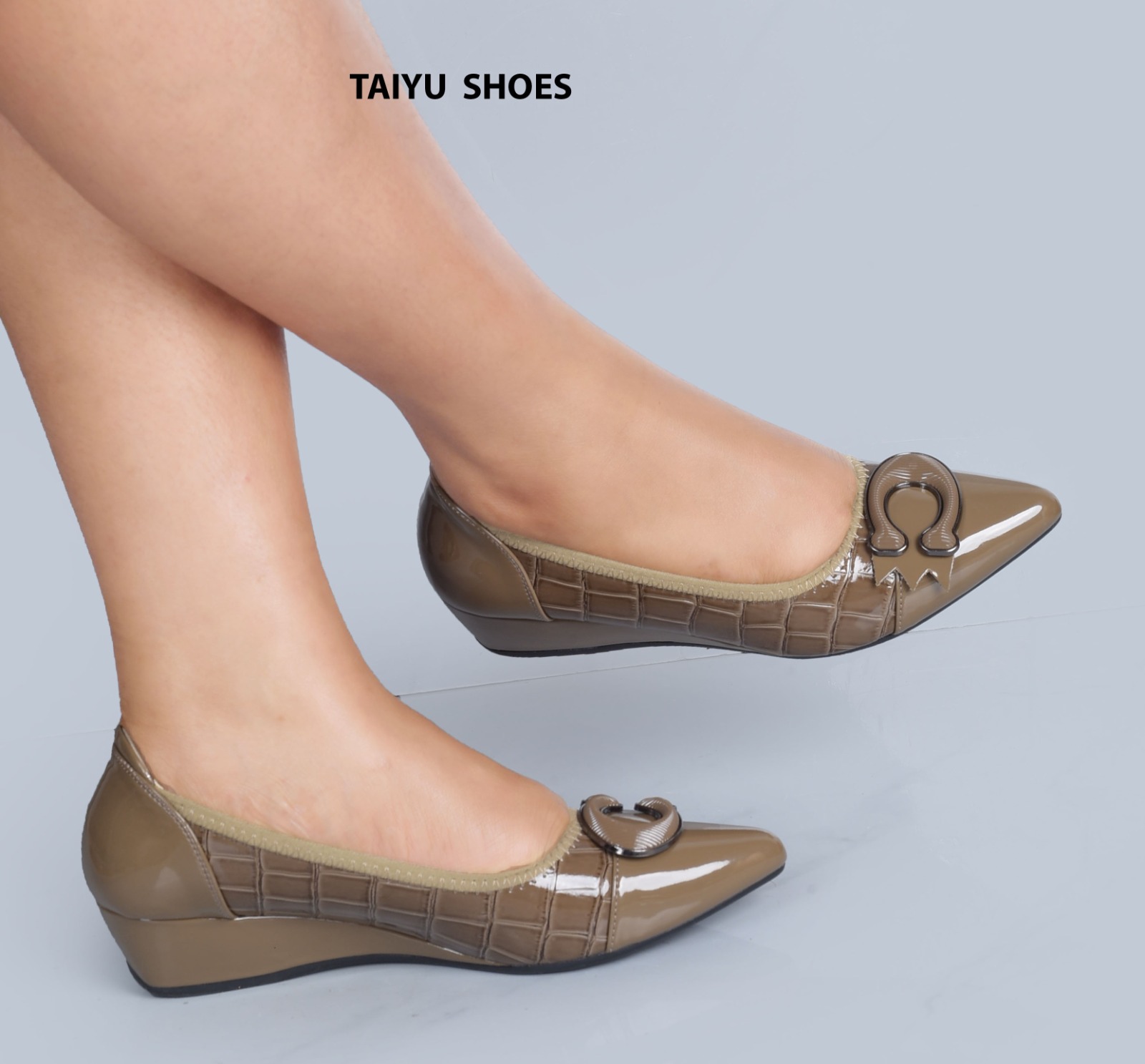 New 🌟 High QUALITY  TAIYU  Fashionable casual and elegant  Ladies  Wedge shoes 🔥 🔥 very classy and sassy🥰