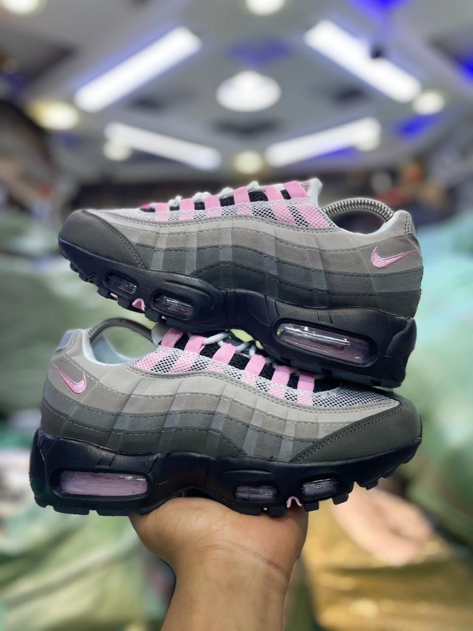 Men’s & Women’s Sneakers Stylish Casual Shoes With Premium Comfort, Durable Build & Confident Everyday Fashion