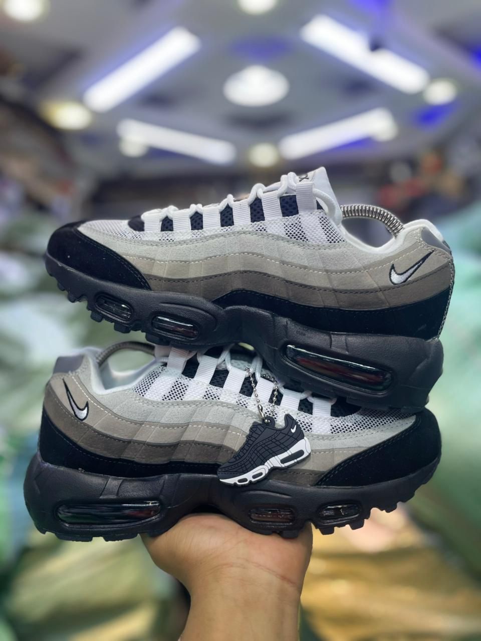 Men’s & Women’s Sneakers Stylish Casual Shoes With Premium Comfort, Durable Build & Confident Everyday Fashion
