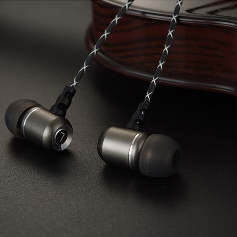 Sports Running In-ear Earphone Metal Heavy Bass Earphones Noise Cancelling Earbud for phone Cmputer