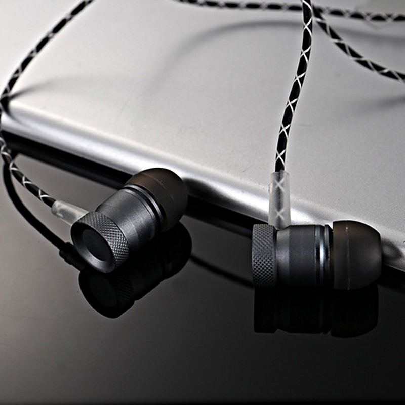 Professional Sports In-Ear Earphone headphones  Metal Heavy Bass Sound Quality Music Earphone