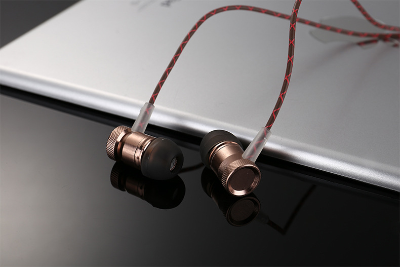 Professional Sports In-Ear Earphone headphones  Metal Heavy Bass Sound Quality Music Earphone