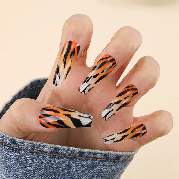 24Pcs Fake Nails Long Handmade Wearable Nail Nail Art Nail Patch Nail Art Patch，Reusable Stick On Nails Press on Full Cover False Nail Removable Fake Nails