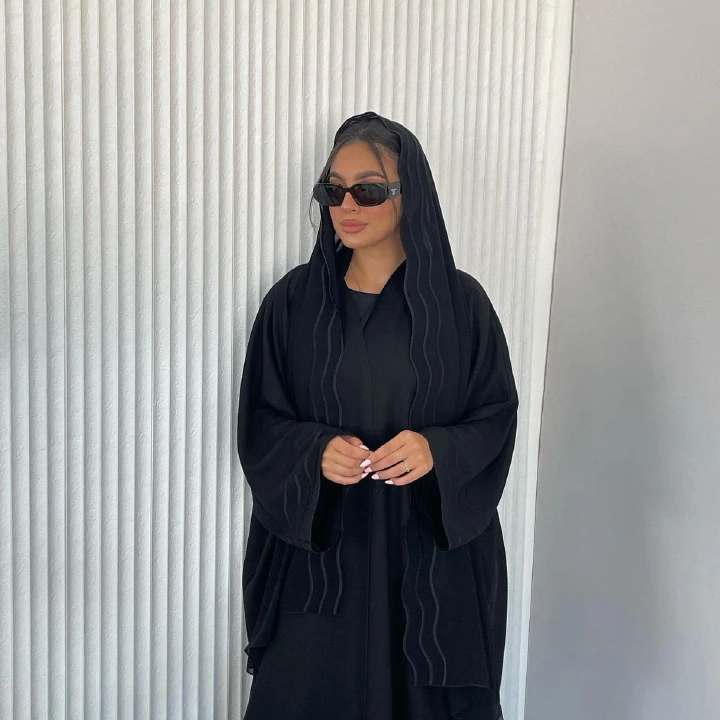 New Product Selection MQ084 Autumn 2023 Arab Dubai Türkiye abaya Fine Embroidery Solid Quality Elegant Long Sleeve Embroidery Coat with Two Headscarves