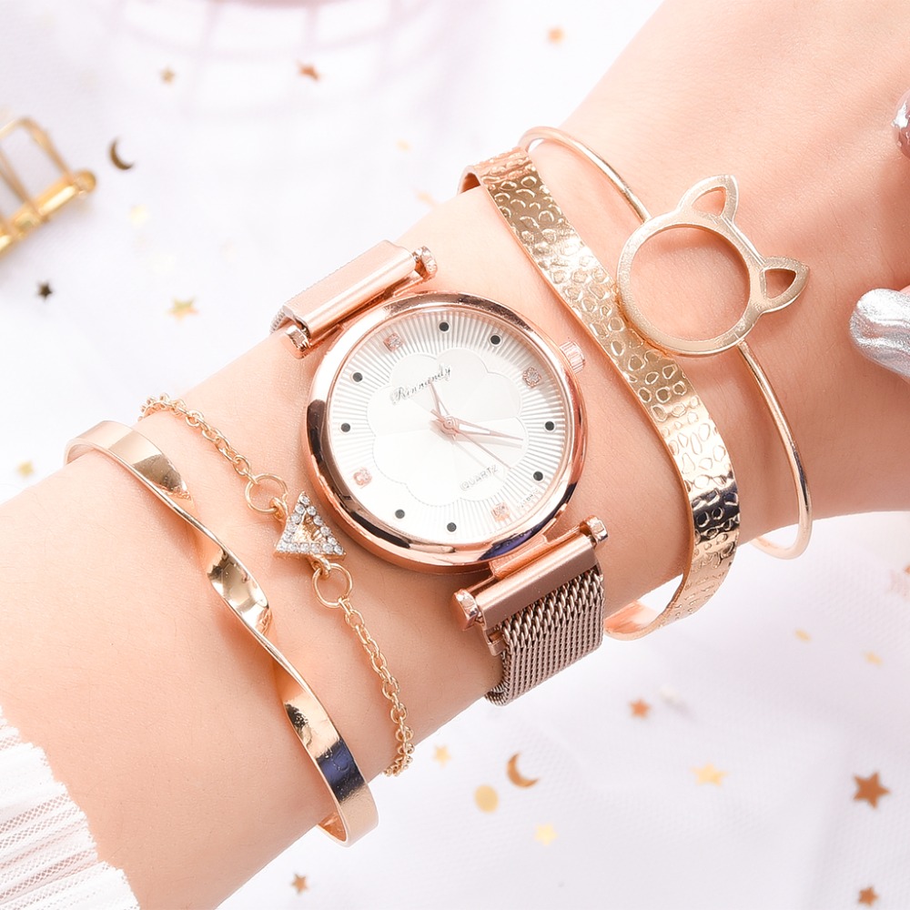 5pcs Set Women Watches Magnet Buckle Flower Rhinestone Watch Ladies Quartz Wrist Watch Bracelet Set