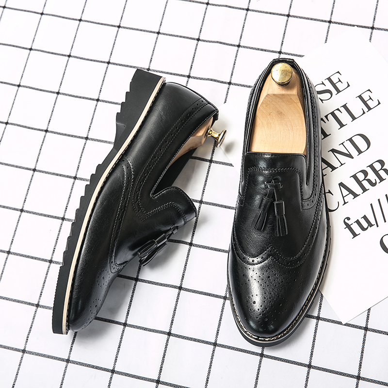 Men Tassel Leather Brogues Shoes official shoes Formal Business Oxford Pointed Soft Leisure Casual Flat Loafers