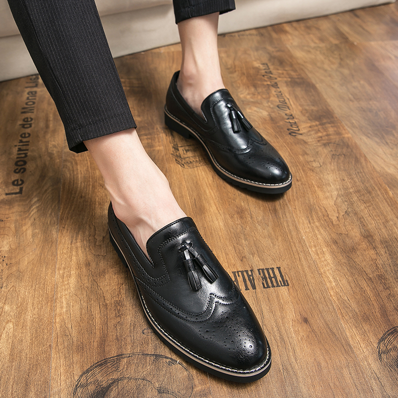 Men Tassel Leather Brogues Shoes official shoes Formal Business Oxford Pointed Soft Leisure Casual Flat Loafers