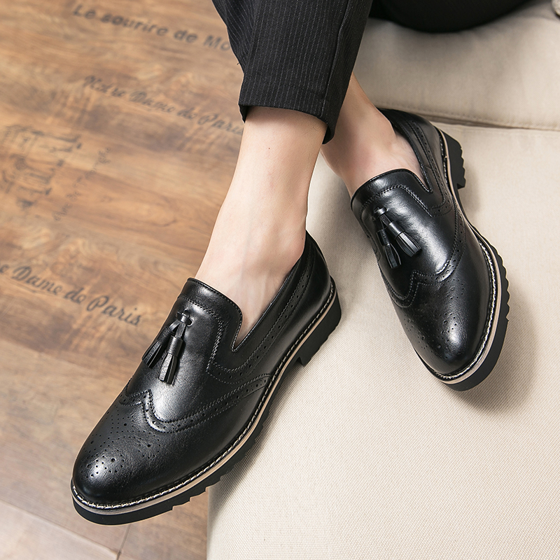 Men Tassel Leather Brogues Shoes official shoes Formal Business Oxford Pointed Soft Leisure Casual Flat Loafers