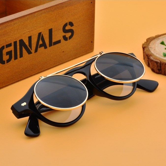 Men/Women Vintage Round Steampunk Flip Up Sunglasses Classic Double Layer Clamshell Design Fashion Sun Glasses