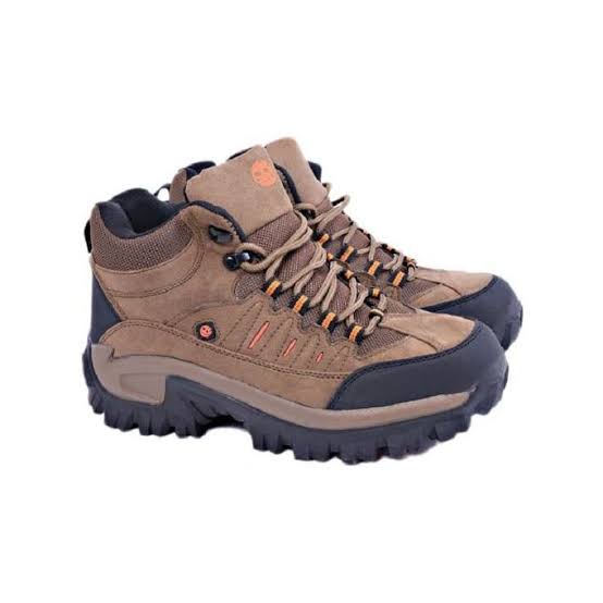 Men&apos;s durable hiking boots skyview