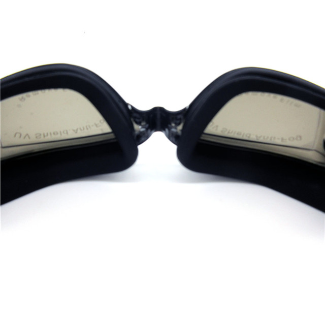 Silicone Waterproof Swimming Goggles Anti-fog UV Swimming Glasses With Earplug