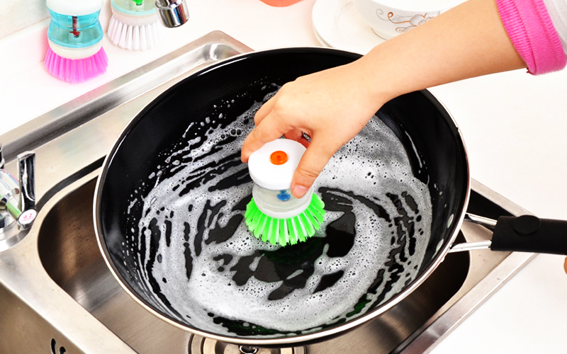 Dish Brush with Washing Up Liquid Soap Dispenser Kitchen Utensil Pot Clean Brush