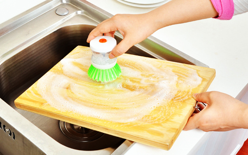Dish Brush with Washing Up Liquid Soap Dispenser Kitchen Utensil Pot Clean Brush
