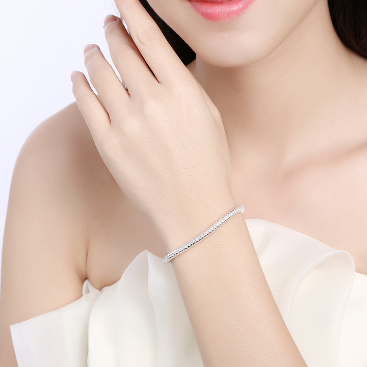 4MM Snake Bone Chain Bracelet &amp; Bangle Clip Snake Chain Bracelet Silver Plated Chain Jewelry