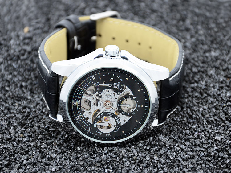 Upscale Men Hollow Watch Leisure fashion Fully automatic Mechanical watch