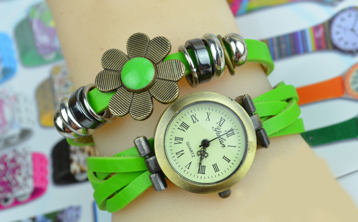 Retro Female models Watch color Flowers Weave decoration Ms Watch fashion Female table