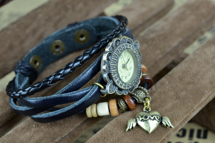 Retro Bracelet Hollow Carved Ms Bracelet Green bronze angel Wings Pendant fashion Watch