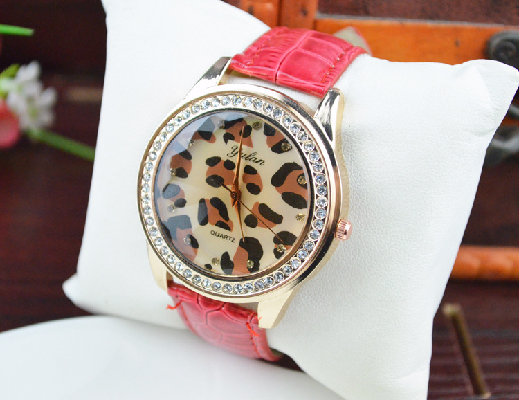 Ms Belt Watch diamond quartz Watch  Leopard Female trend fashion Fashion table