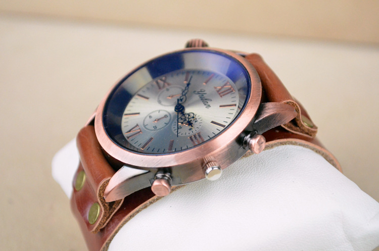 Fashion Blue glass quartz Watch  Western style Red bronze Big dial Fashion table