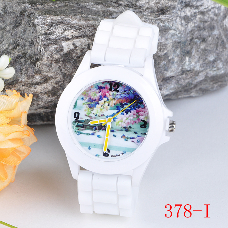 Fashion Silica gel Watch high quality fashion trend Leisure Silicone table