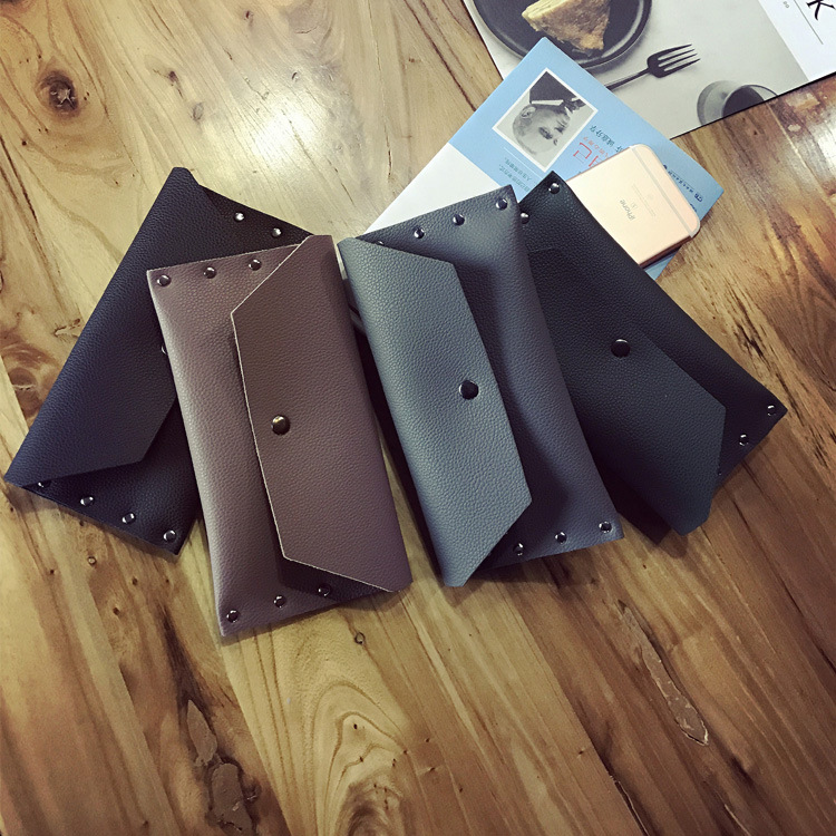Western Style Retro Rivet Simple Wallet Female Long Section Student Lovely Wallet Mobile Phone Bag