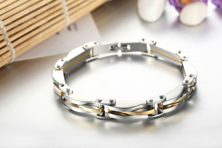 The New Fashion Personality Gold Chain Titanium Steel Men Bracelet