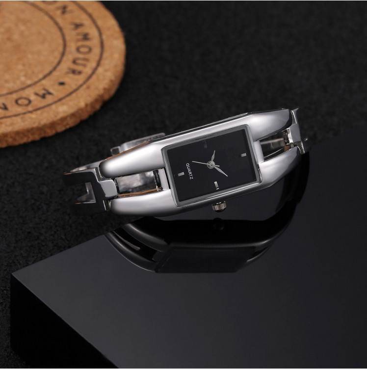 Ms Hollow bracelet Watch fashion classic student Steel strip Quartz watch