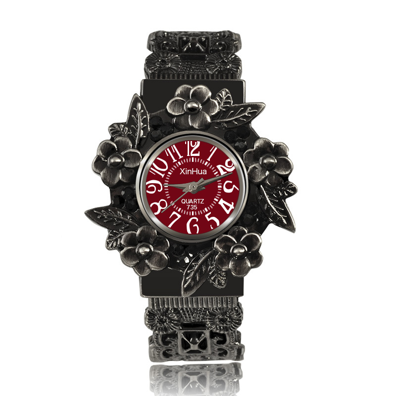 The New Ms Retro Carved Watch Creative Classical Fashion Watch