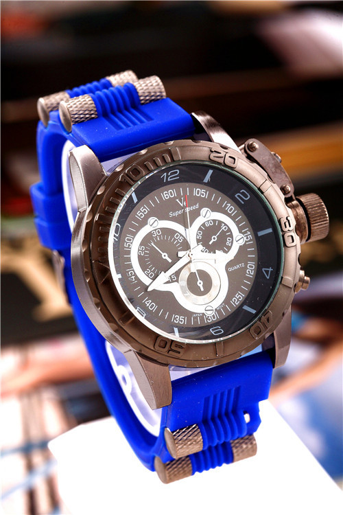 Men Watch Multifunction Quartz Movement Fashion Leisure Watch