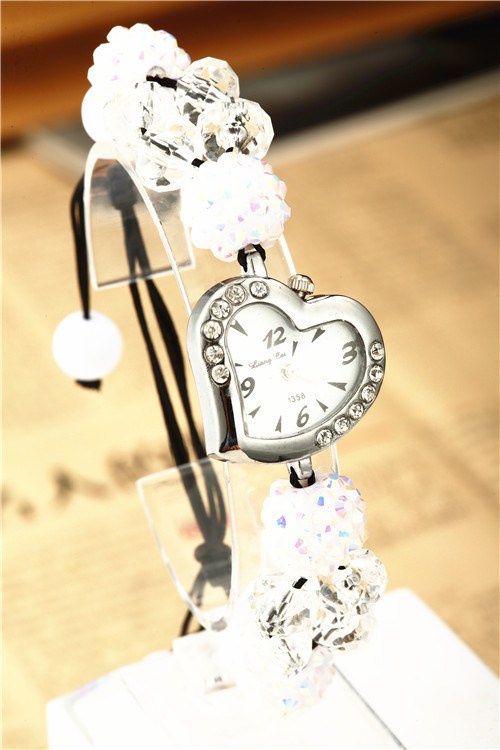 Creative Heart Rhinestones Bracelet Watch Ms Fashion Quartz Watch