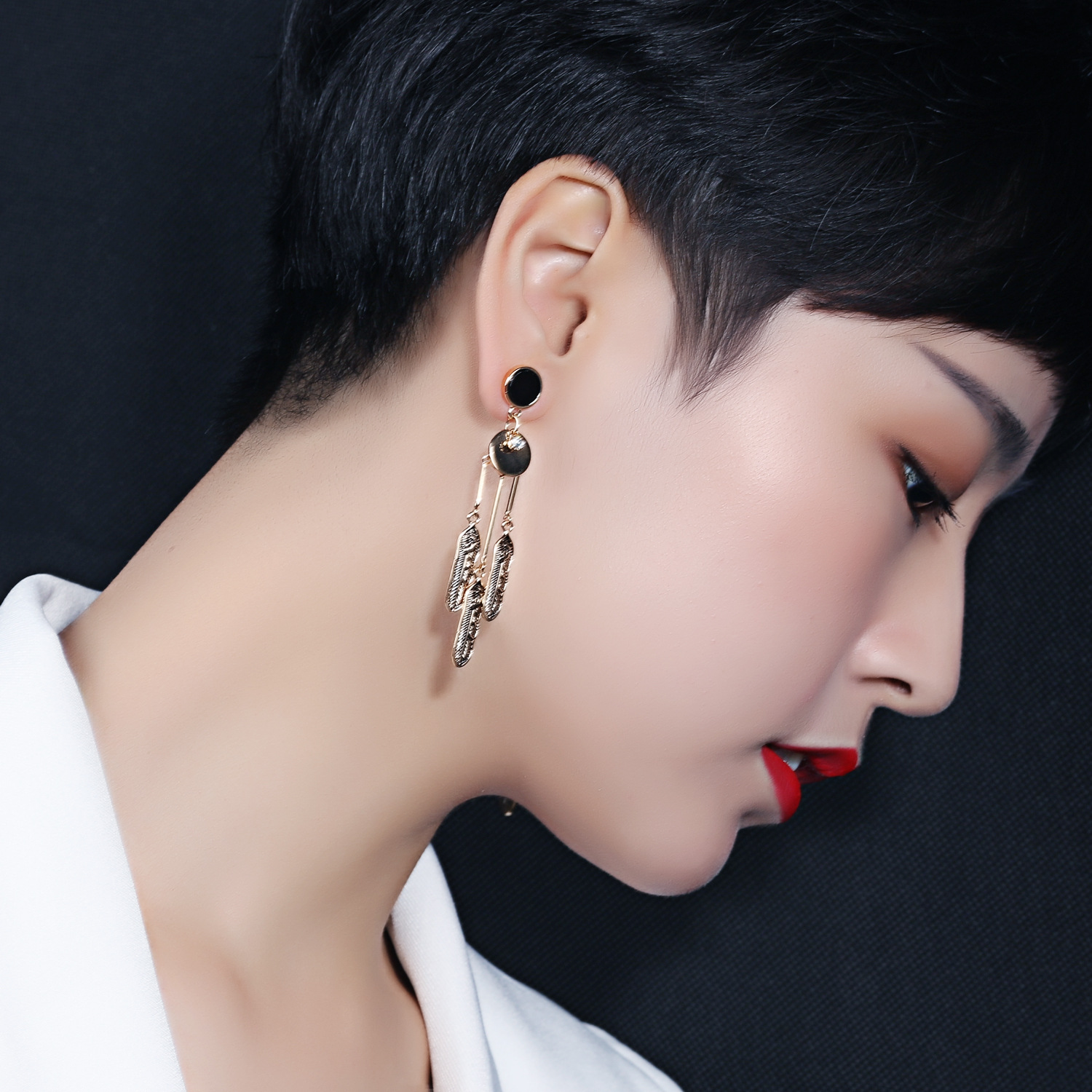 Personality Retro Wild Tassel Temperament Long Section Earring Ms Simple Leisure Earring